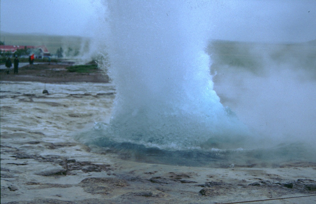 iceland2000 geyser